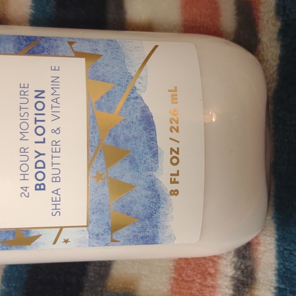 Bath & Body Works Skincare Nwt Bbw Denim And Daisys 24hour Moisture